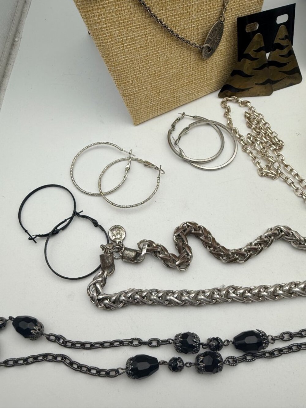 Black & Silver Costume Jewelry Lot 25+ PCs Necklaces Earrings Bracelets Wearable - Picture 4 of 14